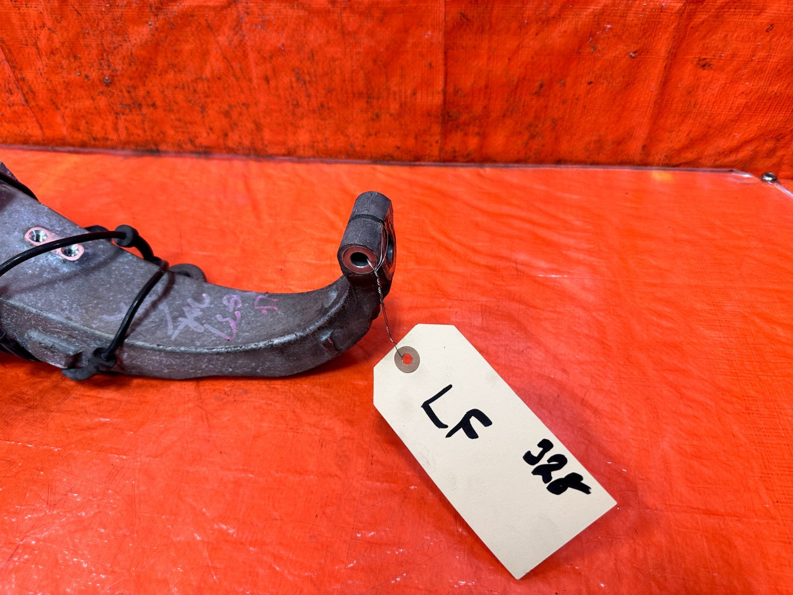 08 12 INFINITI G37 SPORT   DRIVER LEFT FRONT SPINDLE KNUCKLE HUB   OEM #3281