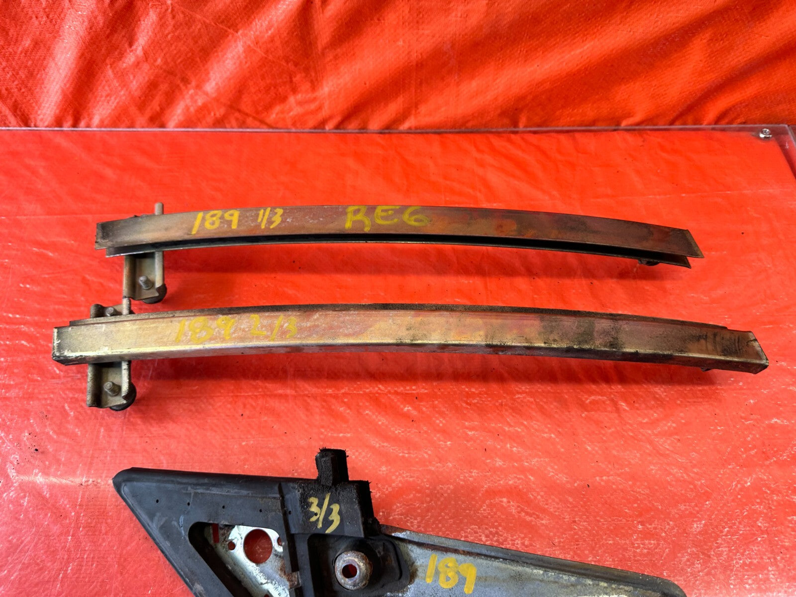 90 93 ACURA INTEGRA 2D   DOOR SASH & GUIDE WINDOW CHANNEL BRACKET SET LEFT #1897