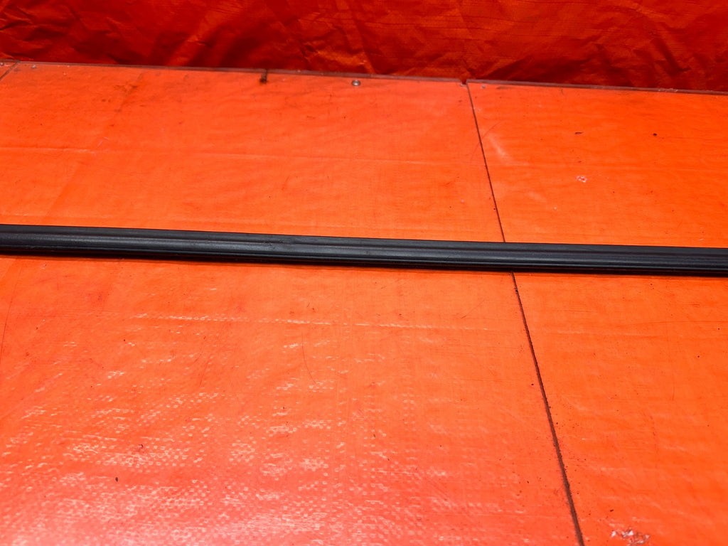 94 01 ACURA INTEGRA COUPE RIGHT PASSENGER DOOR UPPER GLASS WEATHERSTRIP #3316