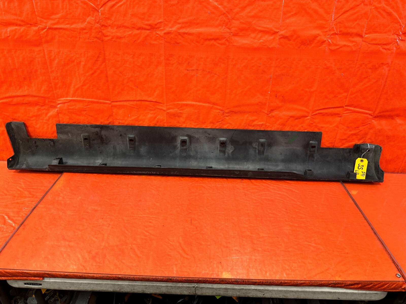 93 97 HONDA DEL SOL   SIDE SKIRT ROCKER MOLDING TRIM   LEFT SIDE   OEM #2940