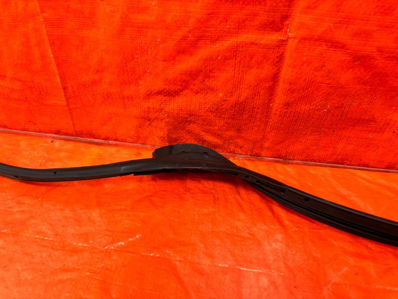 04 08 ACURA TSX   LEFT REAR   DOOR TO CHASSIS WEATHER STRIP OPEN TRIM OEM #2918