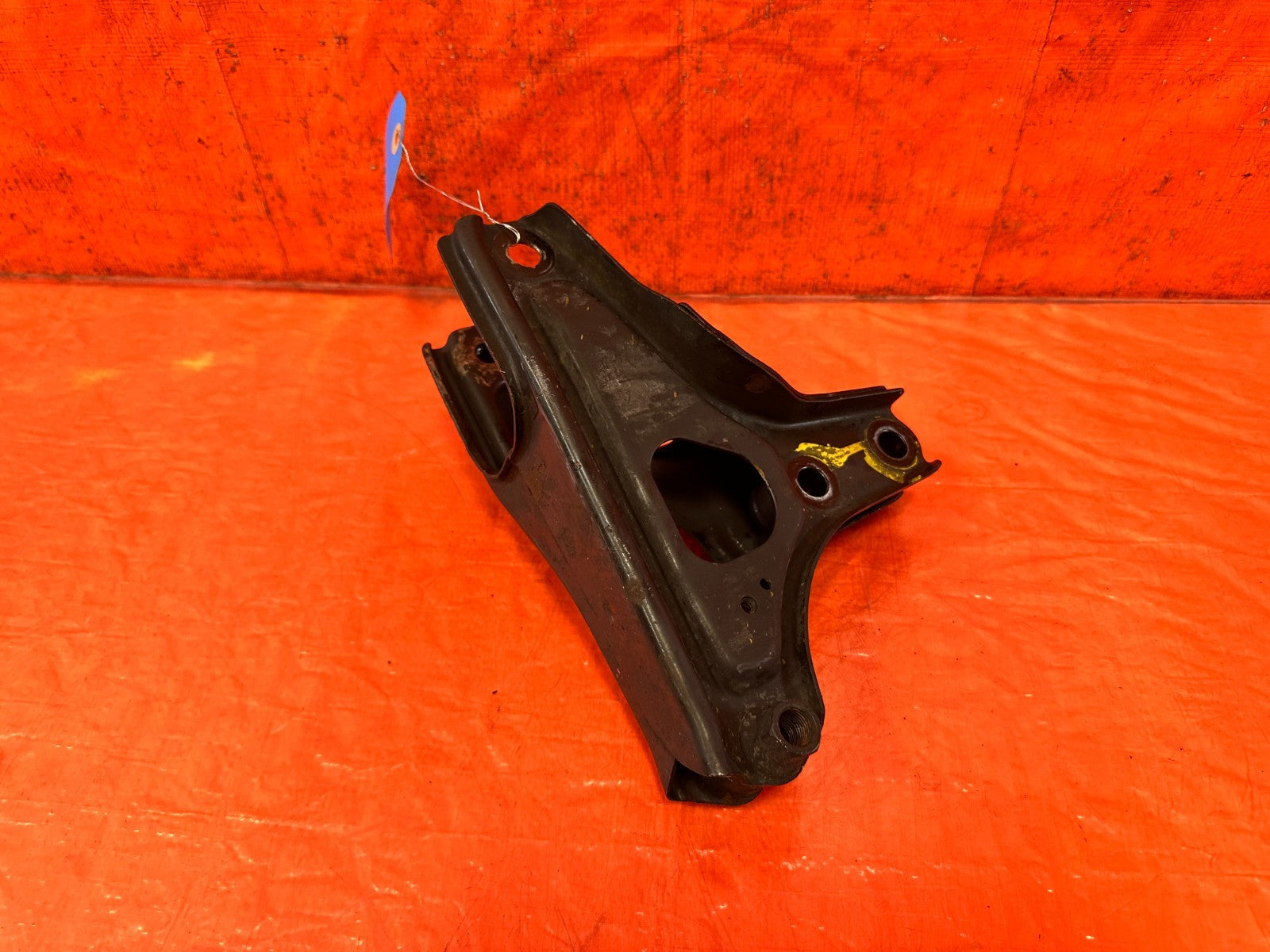 92 95 HONDA CIVIC   D SERIES D15 D16 MANUAL REAR TRANSMISSION BRACKET   OEM 3274