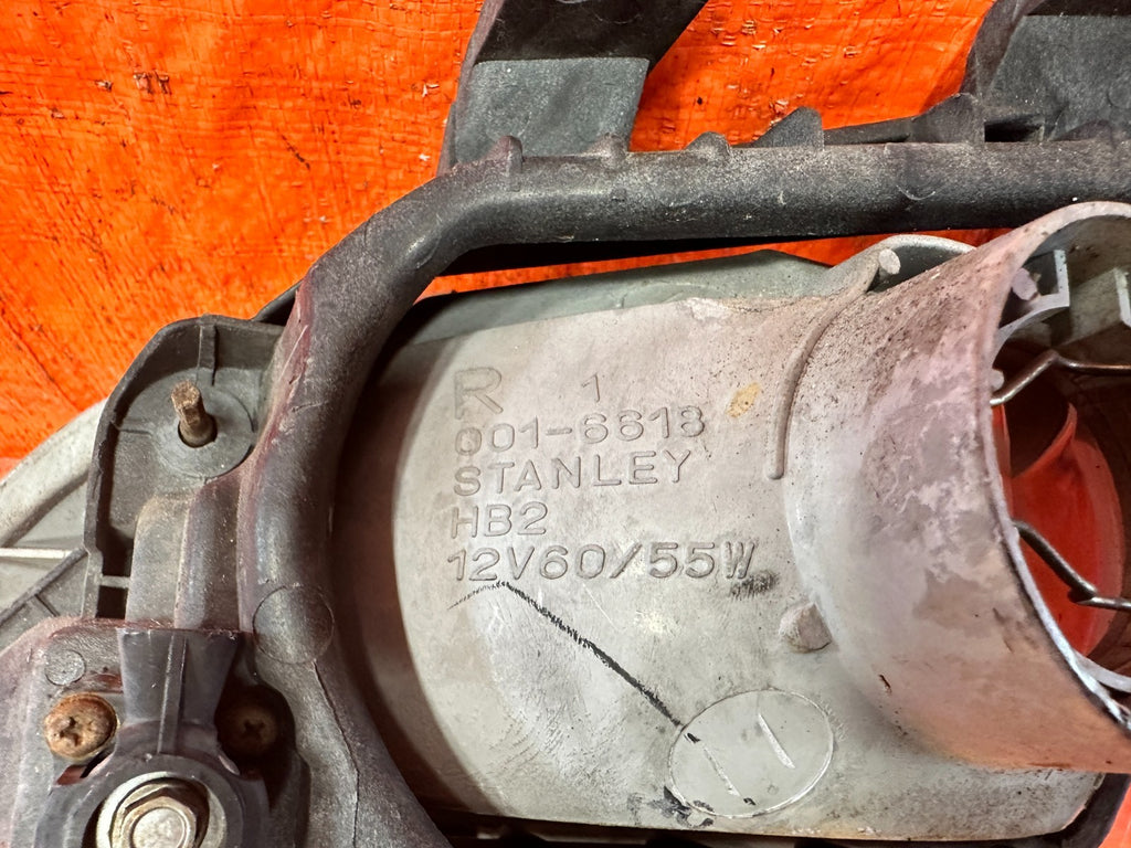 92 95 HONDA CIVIC   2D COUPE   RIGHT HEADLIGHT HEADLAMP   OEM FACTORY OE #32712