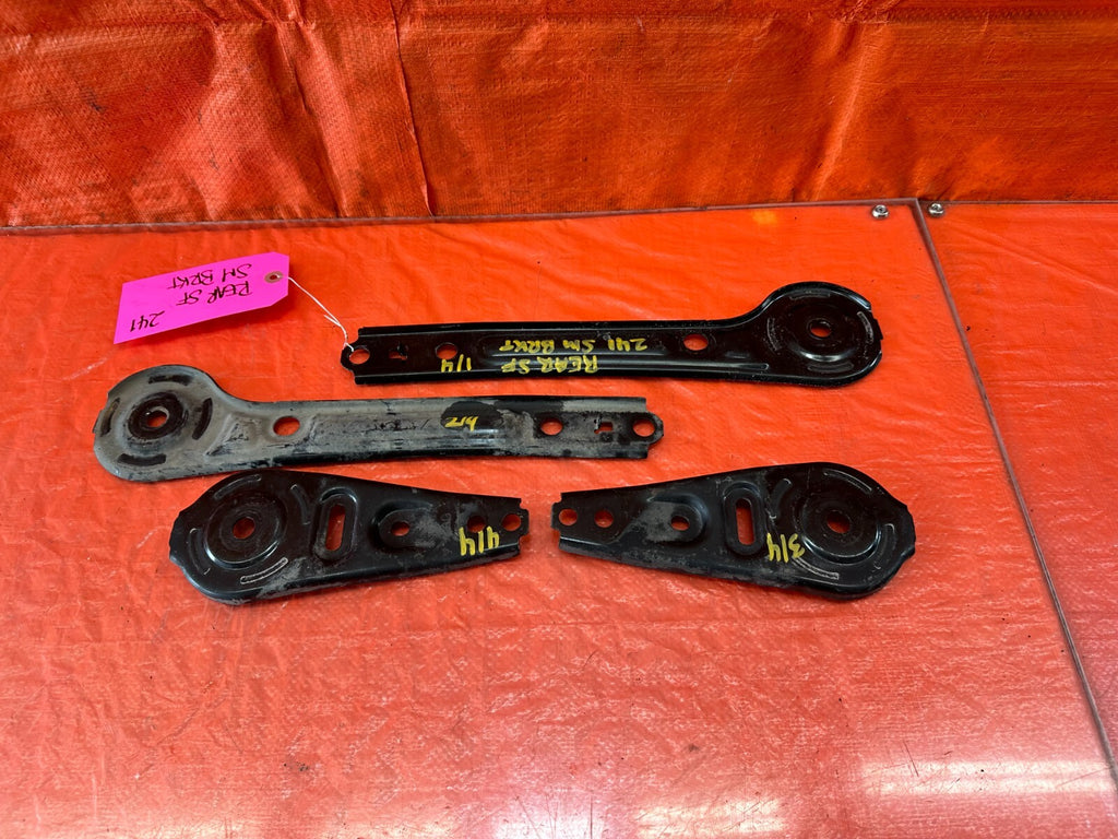 13 17 HONDA ACCORD SEDAN   REAR SUB FRAME CROSSMEMBER MOUNTING BRACKETS OEM 2416
