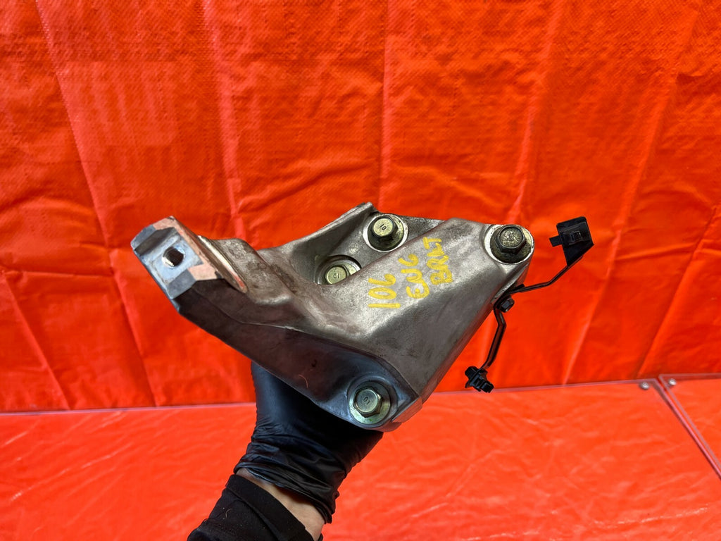 07 08 ACURA TL   ALUMINUM ENGINE MOTOR MOUNT BRACKET   REAR   OEM FACTORY #1069