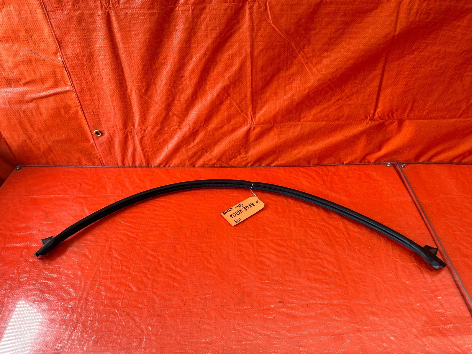 92 95 HONDA CIVIC HATCHBACK   REAR HATCH STEP GATE WEATHER STRIP   OEM #1990