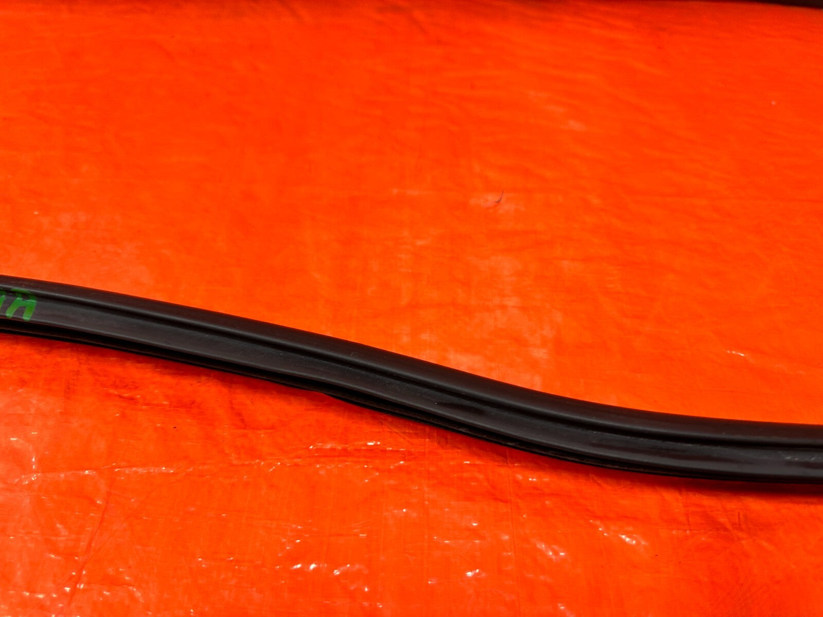 04 08 ACURA TSX   RIGHT REAR   DOOR TO CHASSIS WEATHER STRIP OPEN TRIM OEM #2757