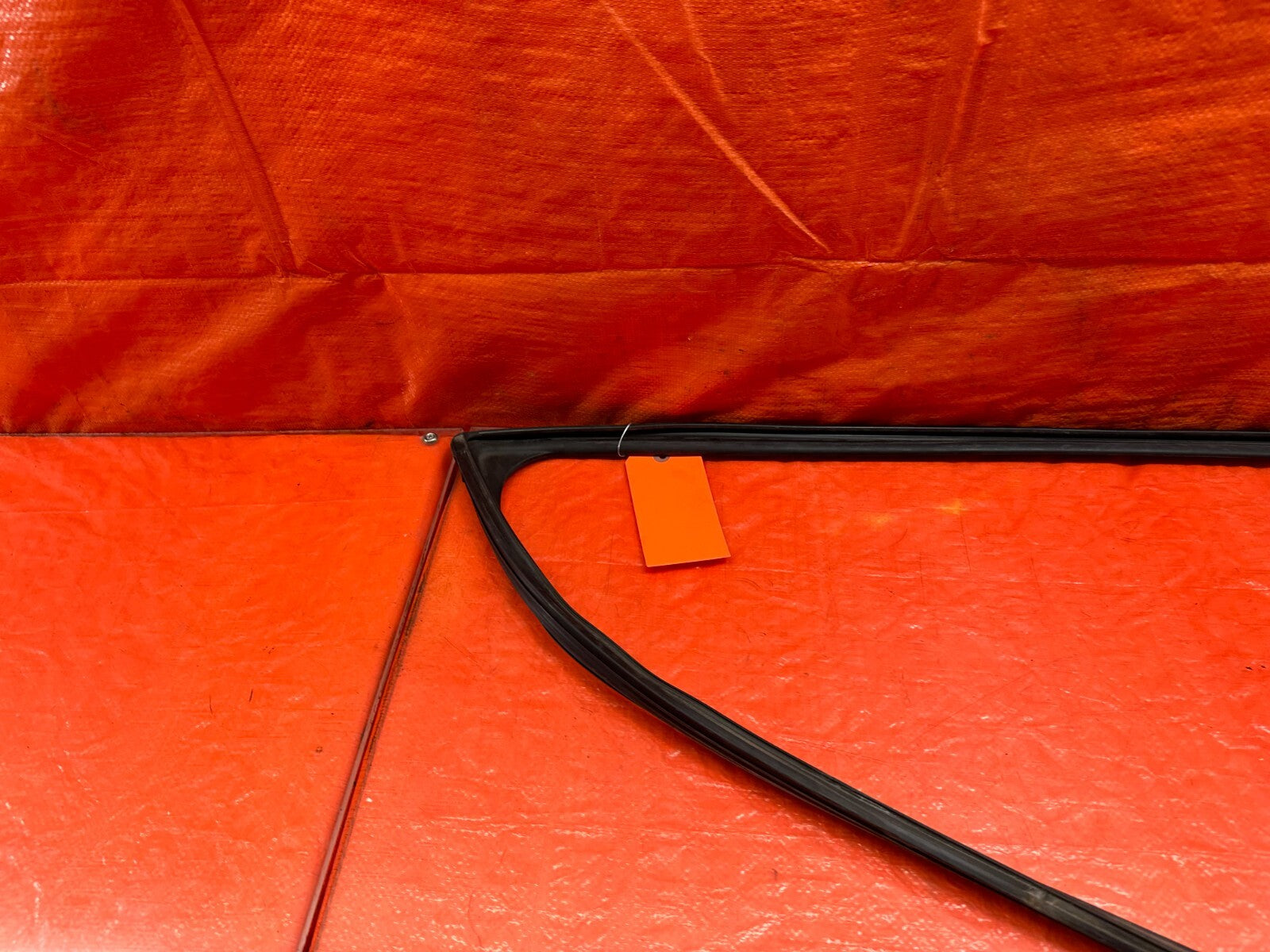 08 12 HONDA ACCORD SEDAN   RIGHT FRONT WINDOW GLASS RUN CHANNEL OEM #2395