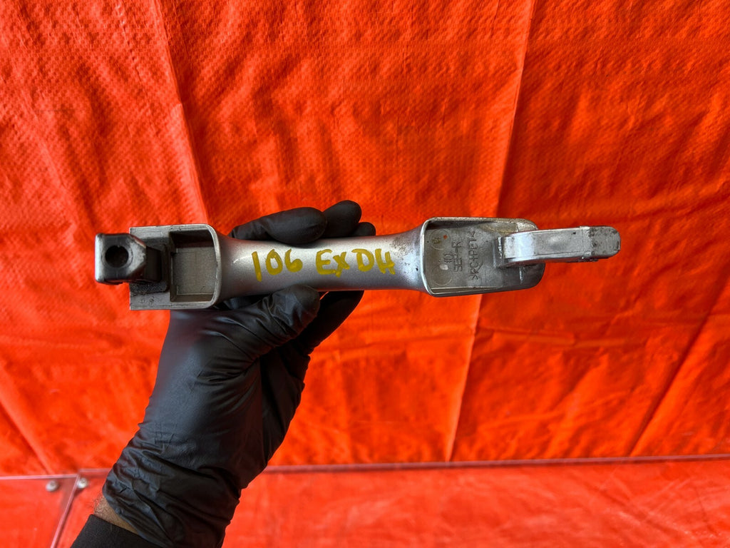 04 08 ACURA TL   PASSENGER RIGHT FRONT OR REAR   EXTERIOR DOOR HANDLE   OEM #1067