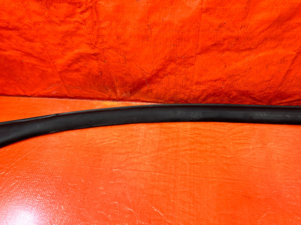 13 16 HYUNDAI GENESIS COUPE   DRIVER LEFT FRONT   UPPER WEATHER STRIP   OEM 32610