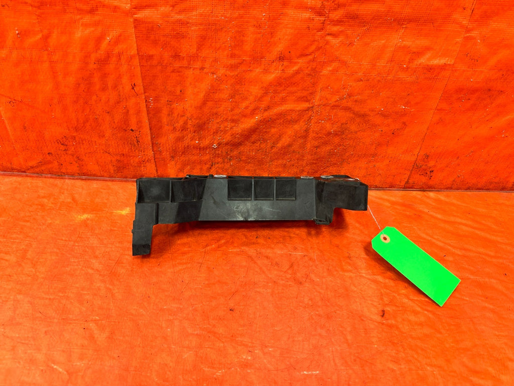 14 15 INFINITI Q50   DRIVER LEFT   HEADLIGHT HEADLAMP PLASTIC BRACKET OEM #3134