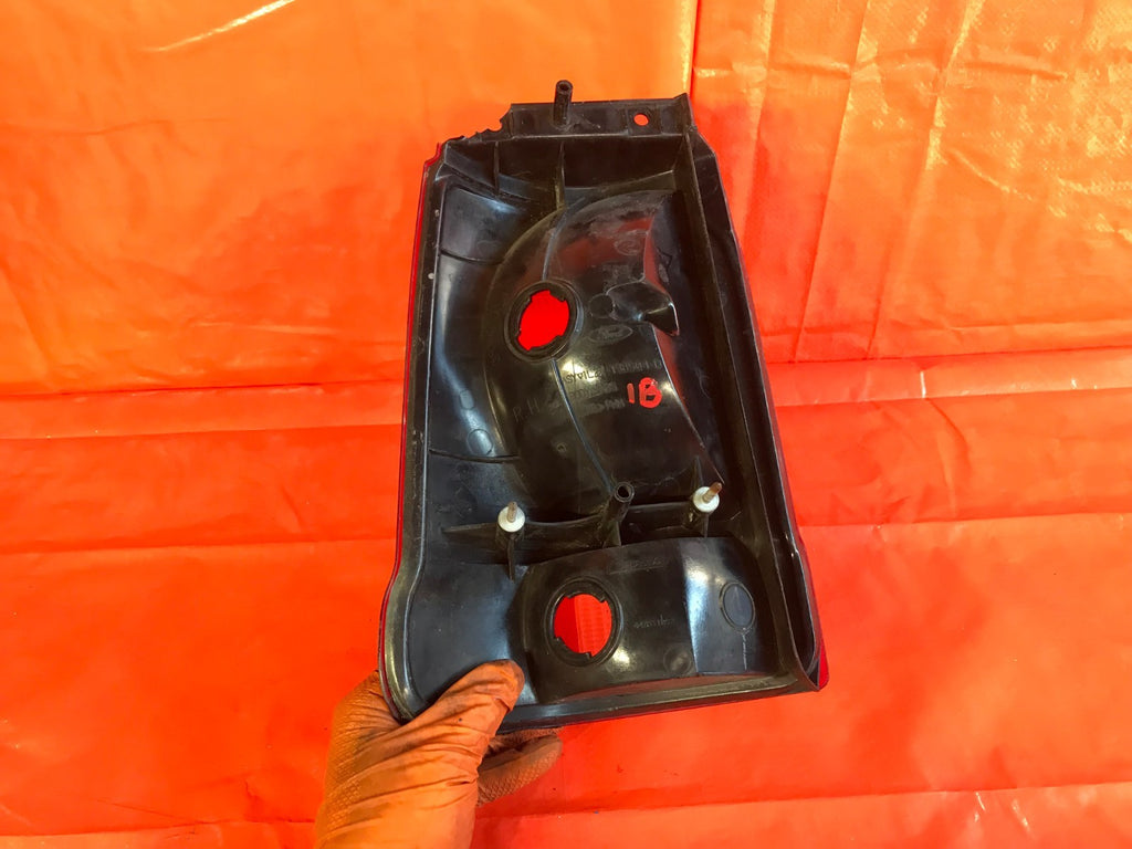 OEM 2001 01 FORD EXPLORER 2 DOOR PASSENGER RIGHT TAIL LIGHT LAMP 1L2X 138504 D 6