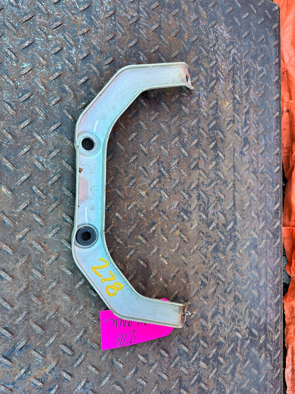 08 15 INFINITI G37 Q60 LOWER EXHAUST MANIFOLD STIFFENER STABILIZER STAY BRACKET1