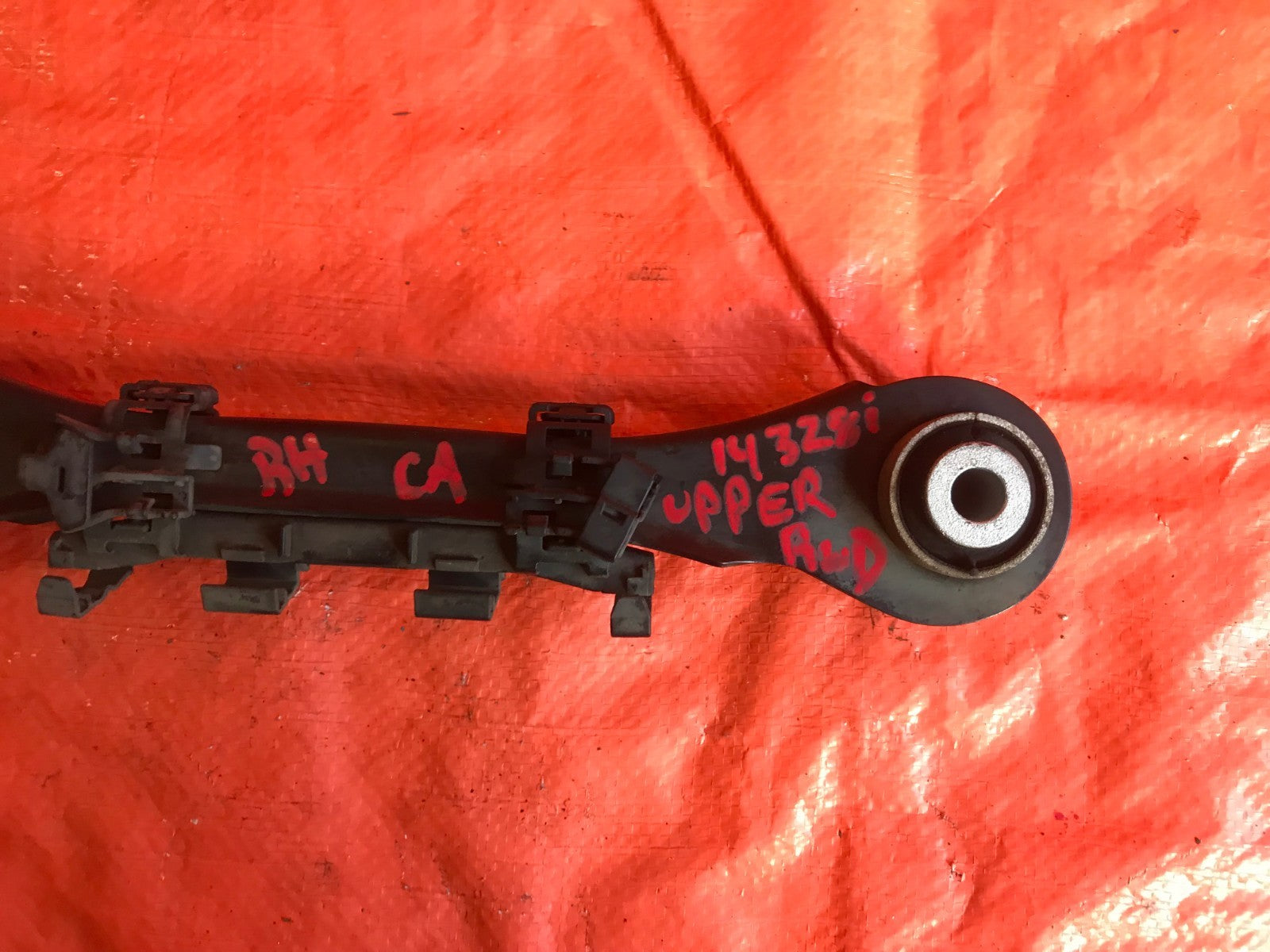 OEM 2014 14 BMW 328i SEDAN RWD   PASSENGER RIGHT UPPER CONTROL ARM   6792544 041