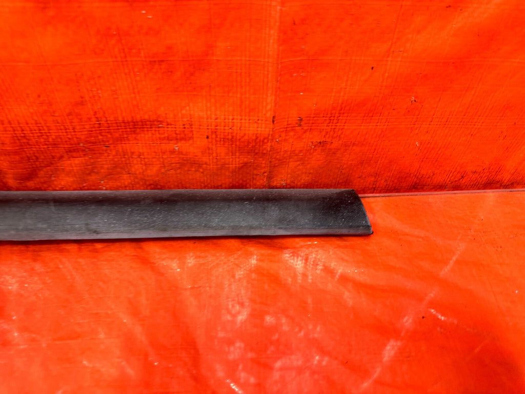 96 00 HONDA CIVIC   HATCHBACK   RIGHT REAR QUARTER PANEL MOLDING OEM 2873
