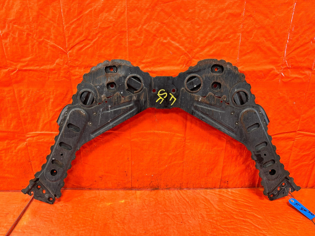 08 15 INFINITI G37 COUPE & CONVERTIBLE SUBFRAME CROSSMEMBER BRACE BRACKET PLATE0