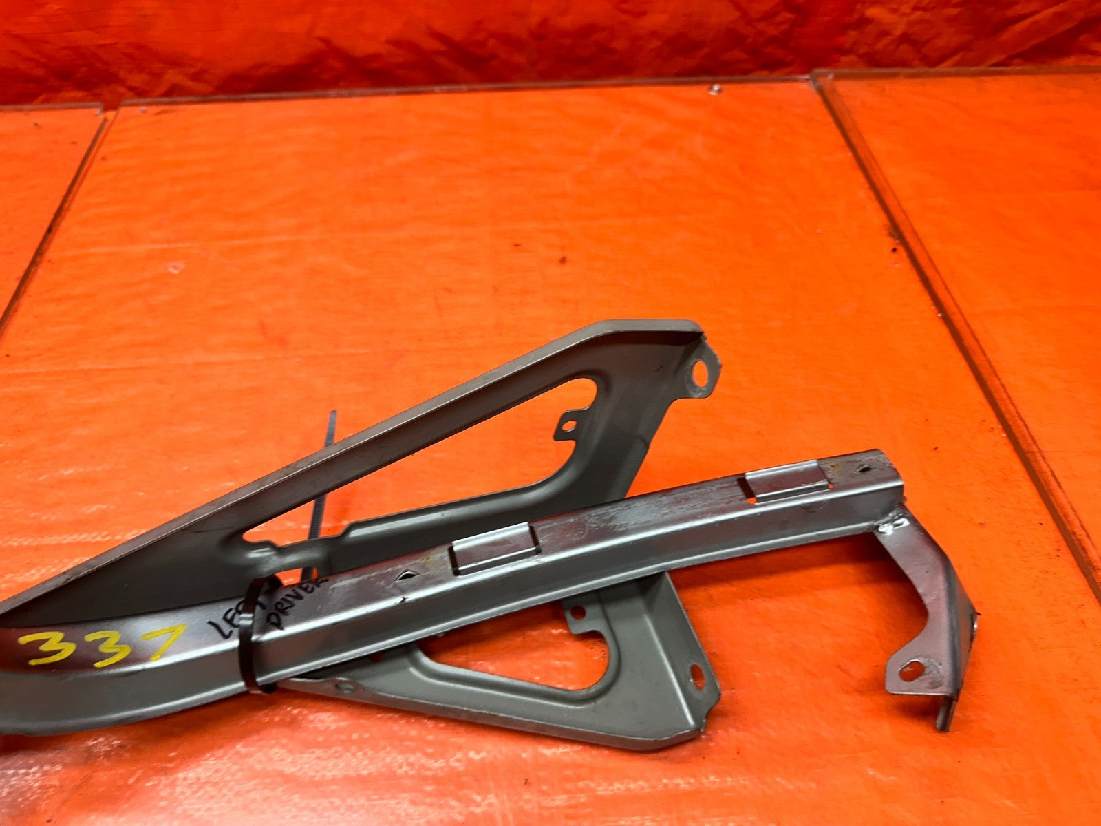 00 03 HONDA S2000 AP1 2.0L LEFT DRIVER HEADLIGHT FENDER BUMPER BRACKET OEM #33713