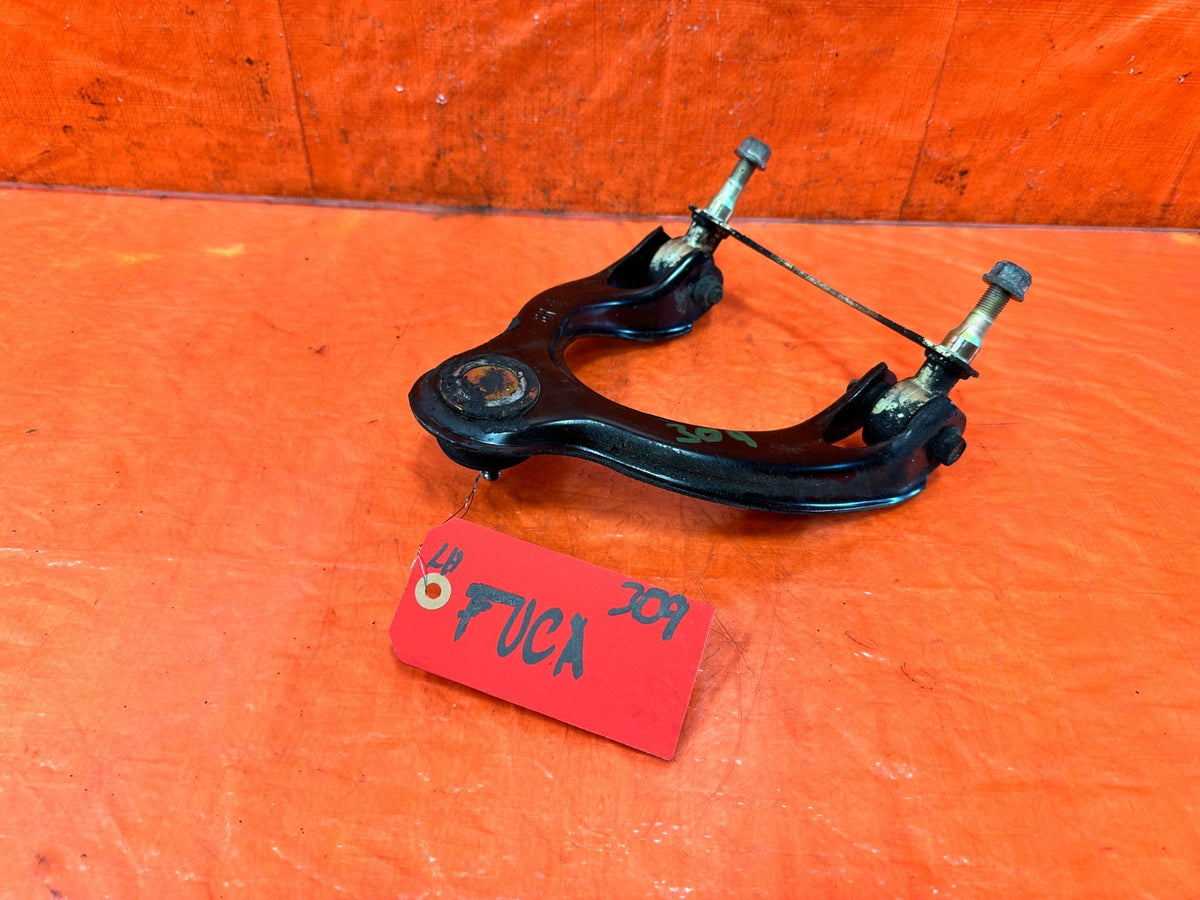94-01 ACURA INTEGRA RIGHT FRONT SPINDLE KNUCKLE HUB AND ARMS OEM FACTORY OE #30917