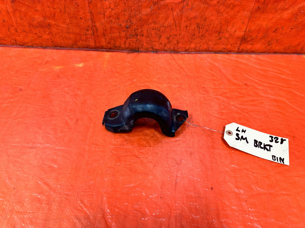 08 15 INFINITI G37 & Q60    LEFT FRONT LOWER CONTROL ARM BRACKET   OEM #3280