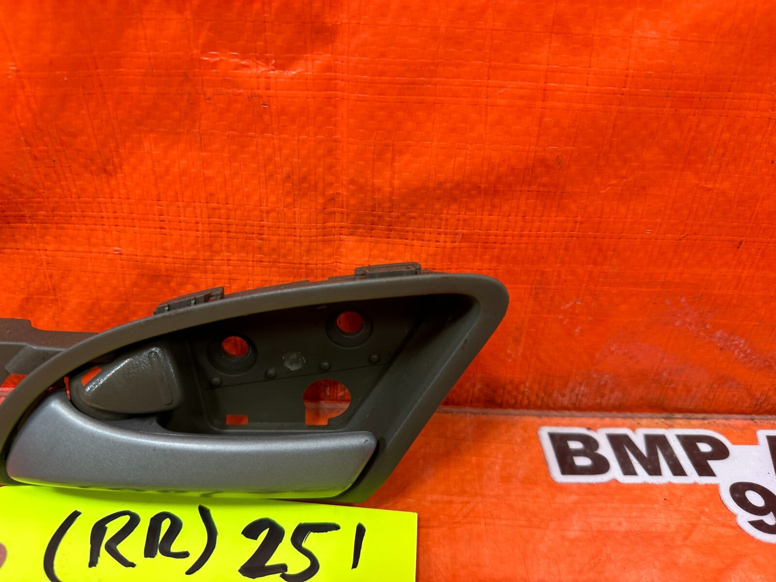 08 12 HONDA ACCORD SEDAN   DRIVER LEFT REAR   INTERIOR DOOR HANDLE   OEM 2514