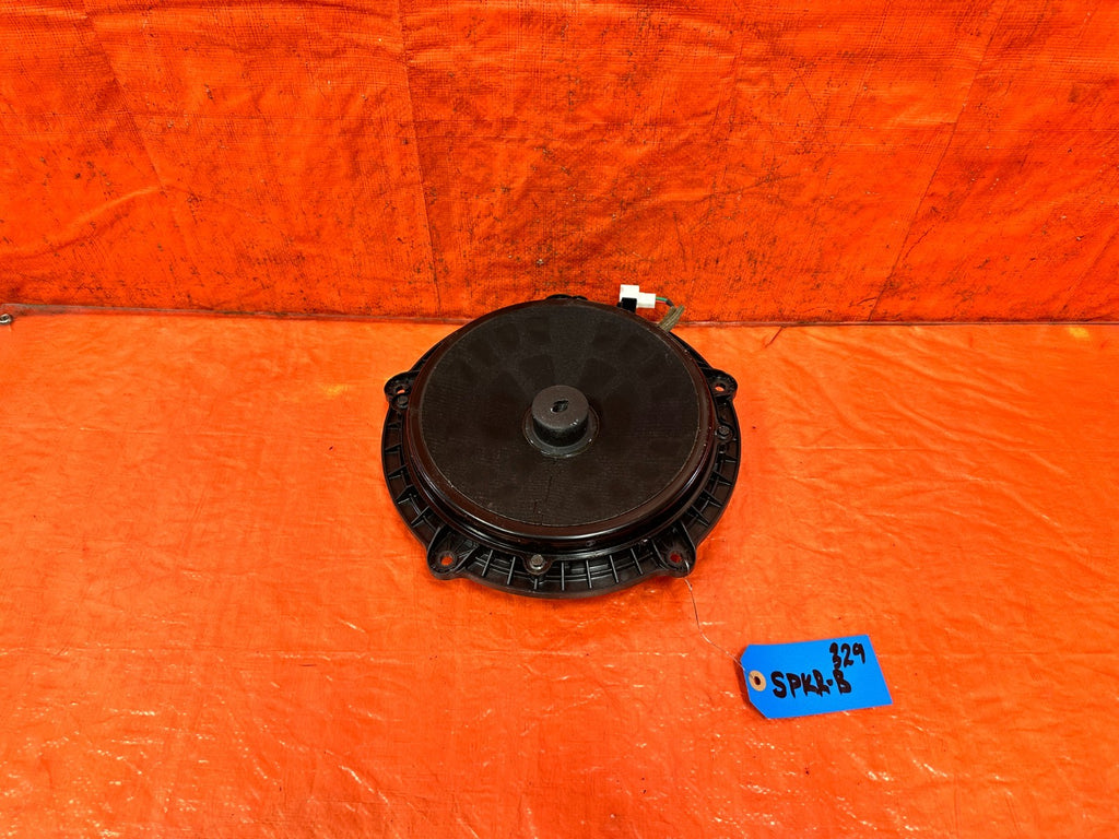 08 15 INFINITI G37 COUPE & CONVERTIBLE   LEFT FRONT   BOSE SPEAKER   OEM 3290