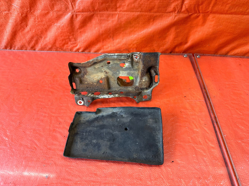 88 91 HONDA CRX   BATTERY TRAY MOUNTING BRACKET W/ PLASTIC TRIM    OEM #2430