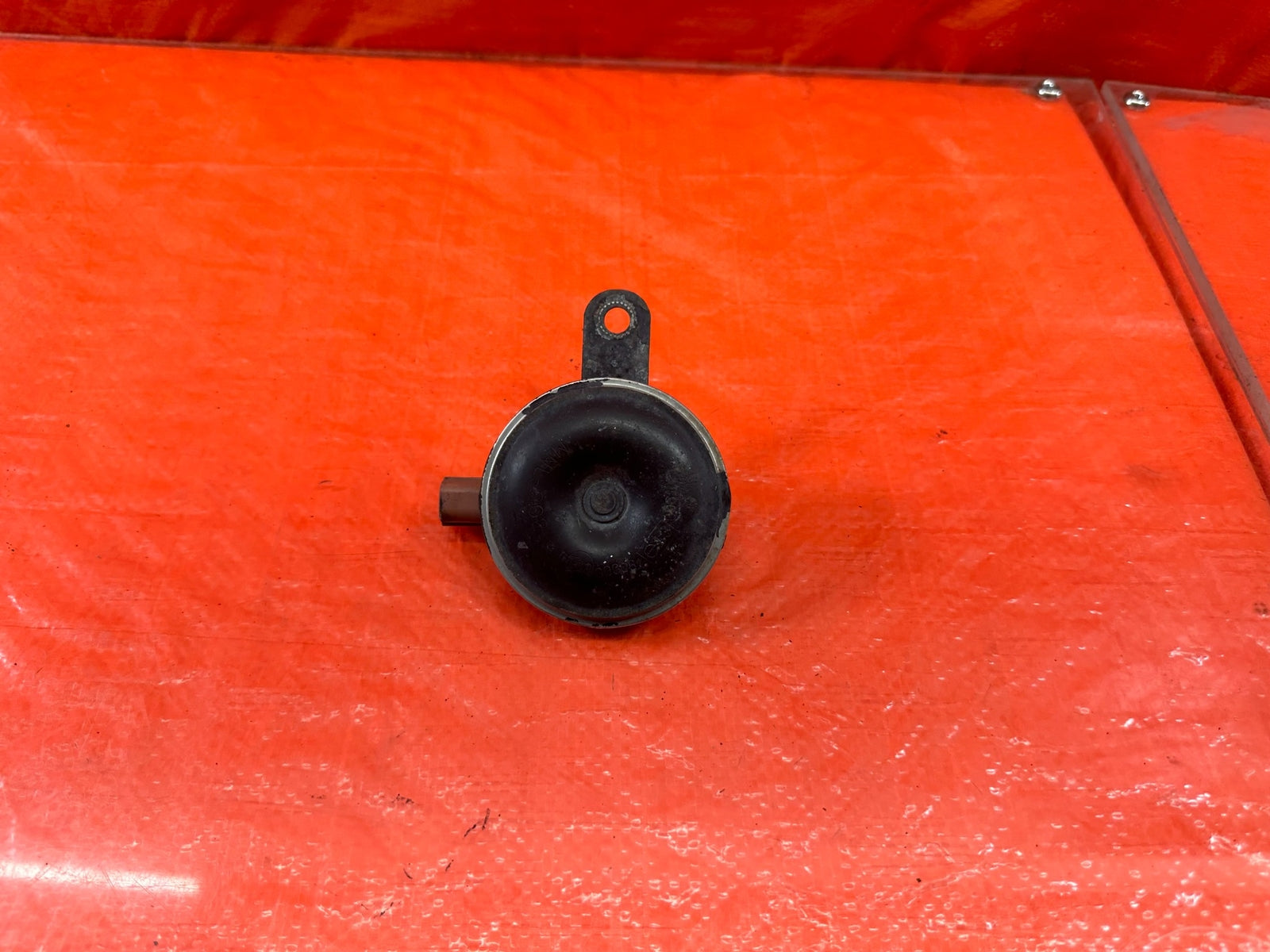 00 05 HONDA S2000   LOW NOTE HORN ASSEMBY   OEM FACTORY #1980