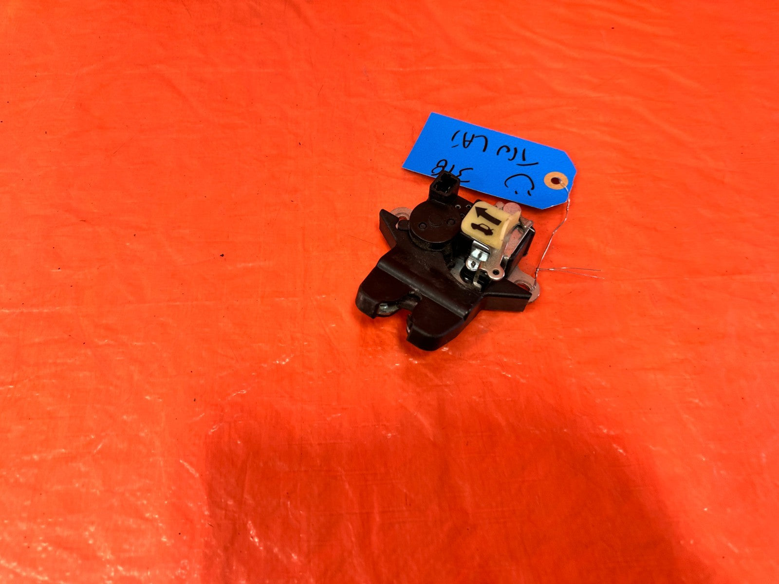10 16 HYUNDAI GENESIS COUPE   TRUNK RELEASE LOCK LATCH ACTUATOR   OEM #3182