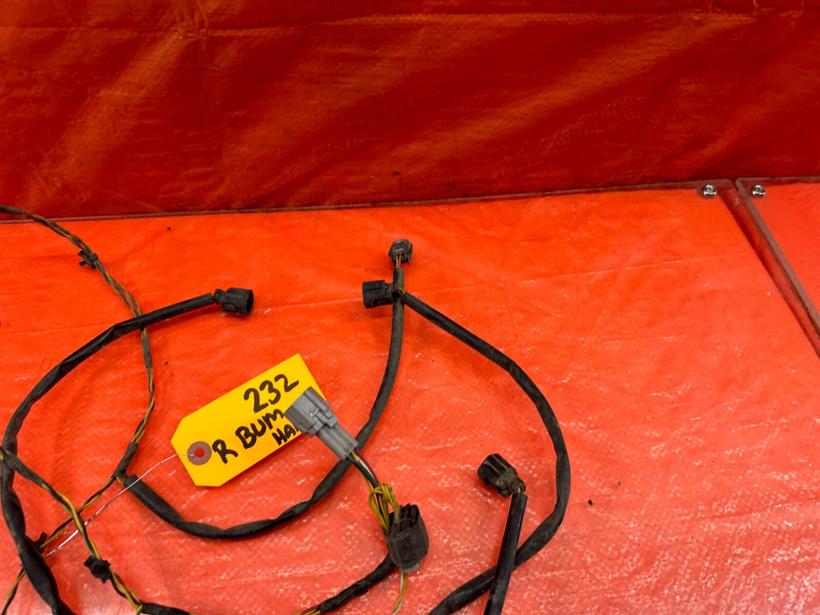 2010 10 INFINITI G37 CONVERTIBLE   REAR BUMPER WIRE HARNESS ( W/ SENSOR MODEL)1