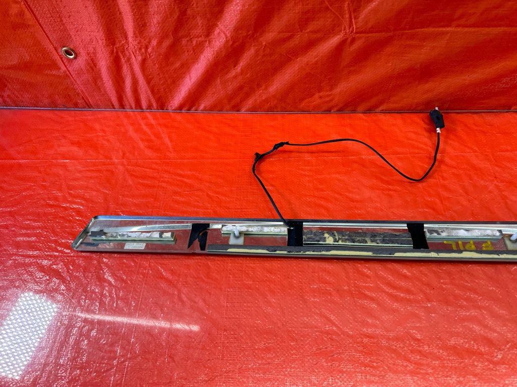 08 15 INFINITI G37 & Q60 COUPE PASSENGER RIGHT ILLUMINATING SCUFF PLATE OEM #18813