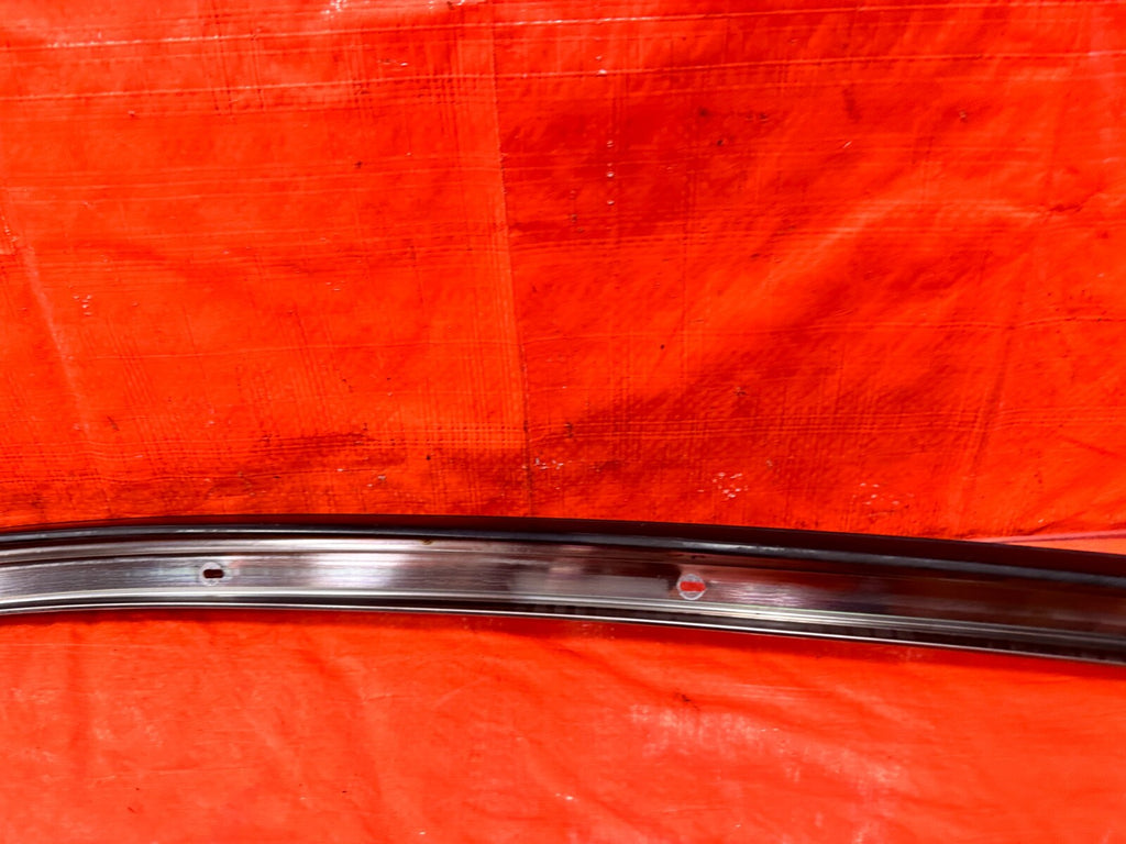 FRS BRZ & 86   PASSENGER RIGHT UPPER GLASS TRIM DRIP  RETAINER   OEM #2938