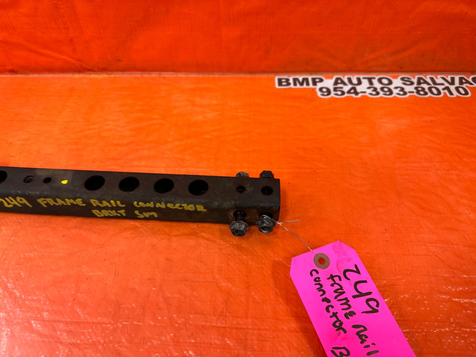 1996 96 TOYOTA TACOMA 2RZ FE 2.4L   FRONT FRAME RAIL CONNECTOR BRACKET OEM 2495
