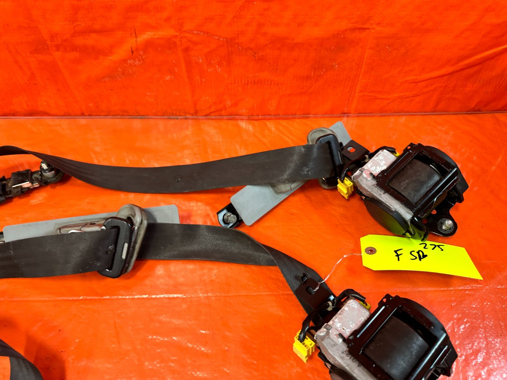 06 08 ACURA TSX   LEFT & RIGHT FRONT SEAT BELTS   DRIVER PASSENGER BLACK OEM 2757