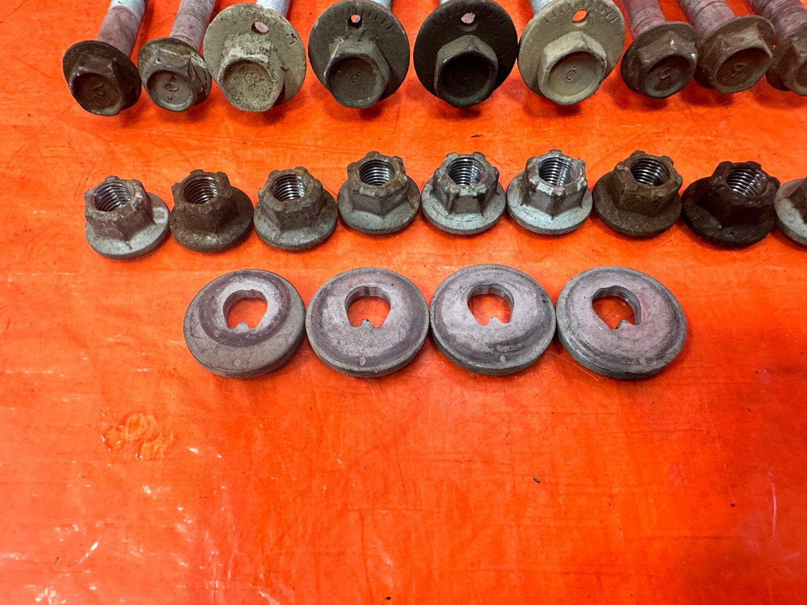 03 07 INFINITI G35 COUPE   REAR TRAILING ARM SPINDLE CAMBER CASTER BOLTS OEM 2981