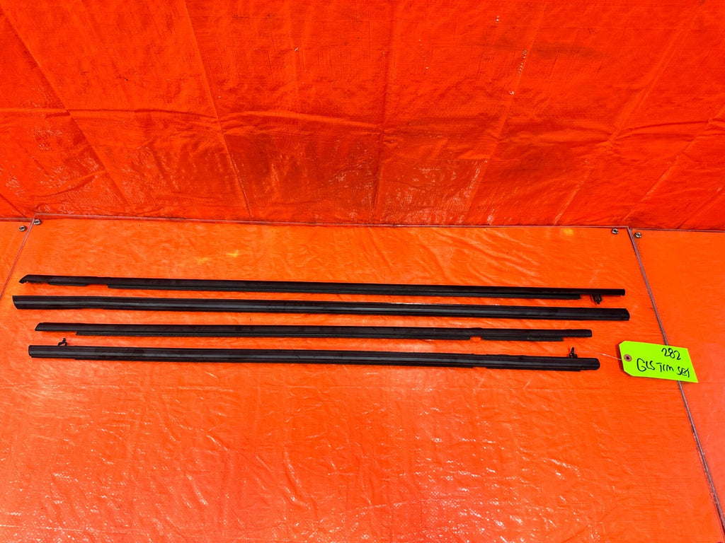 06 11 CIVIC 4D SEDAN   EXTERIOR DOOR WINDOW GLASS TRIM SET LEFT RIGHT   OEM #2820