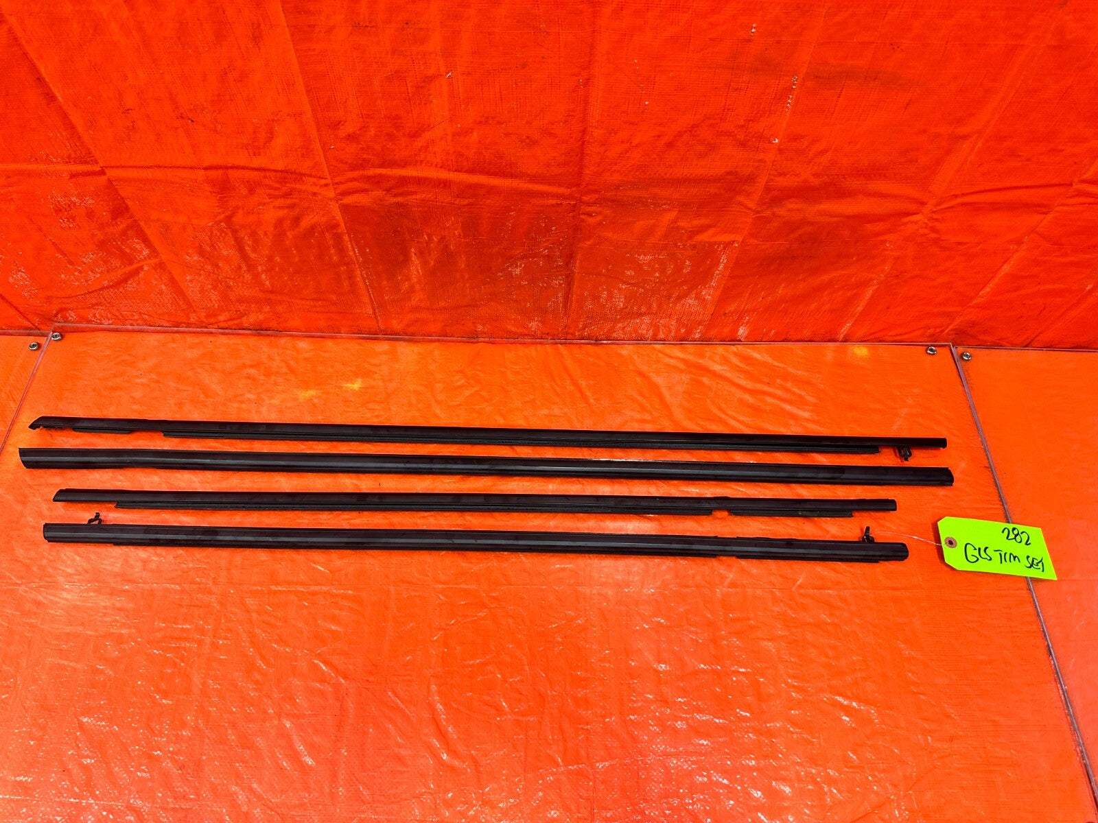 06 11 CIVIC 4D SEDAN   EXTERIOR DOOR WINDOW GLASS TRIM SET LEFT RIGHT   OEM #2820