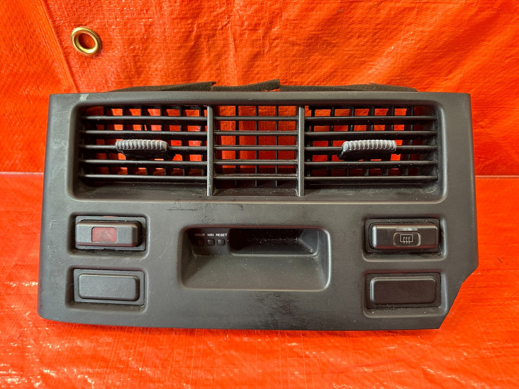95 98 HONDA ODYSSEY   CENTER AC VENT W/ HAZARD & DEFROST SWITCH & CLOCK OEM #1939