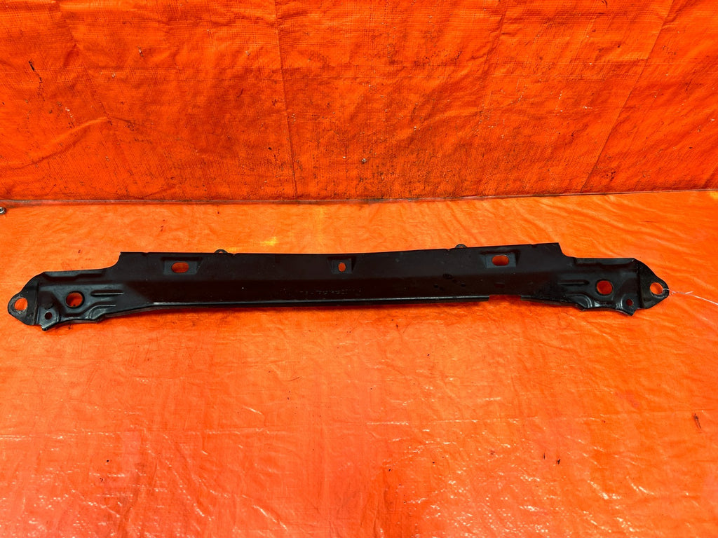 14 20 INFINITI Q50   FRONT RADIATOR SUPPORT UPPER RETAINER BRACKET   OEM #3161