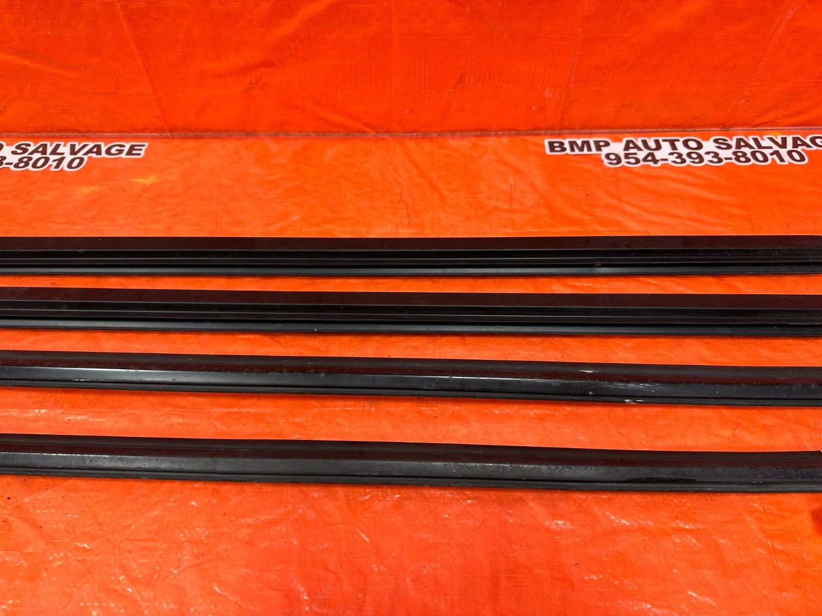 08 15 INFINITI G37 Q60 COUPE EXTERIOR DOOR WINDOW GLASS TRIM LEFT RIGHT OEM #2484