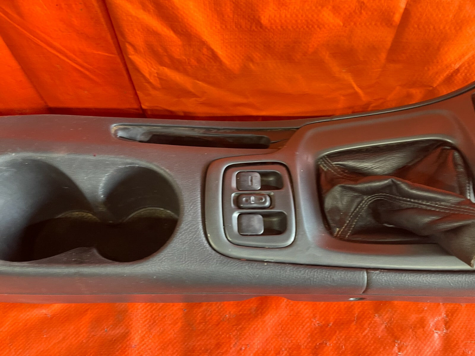 03 05 TOYOTA CELICA   STICK SHIFT / MANUAL   ARM REST CENTER SHIFTER CONSOLE OEM4