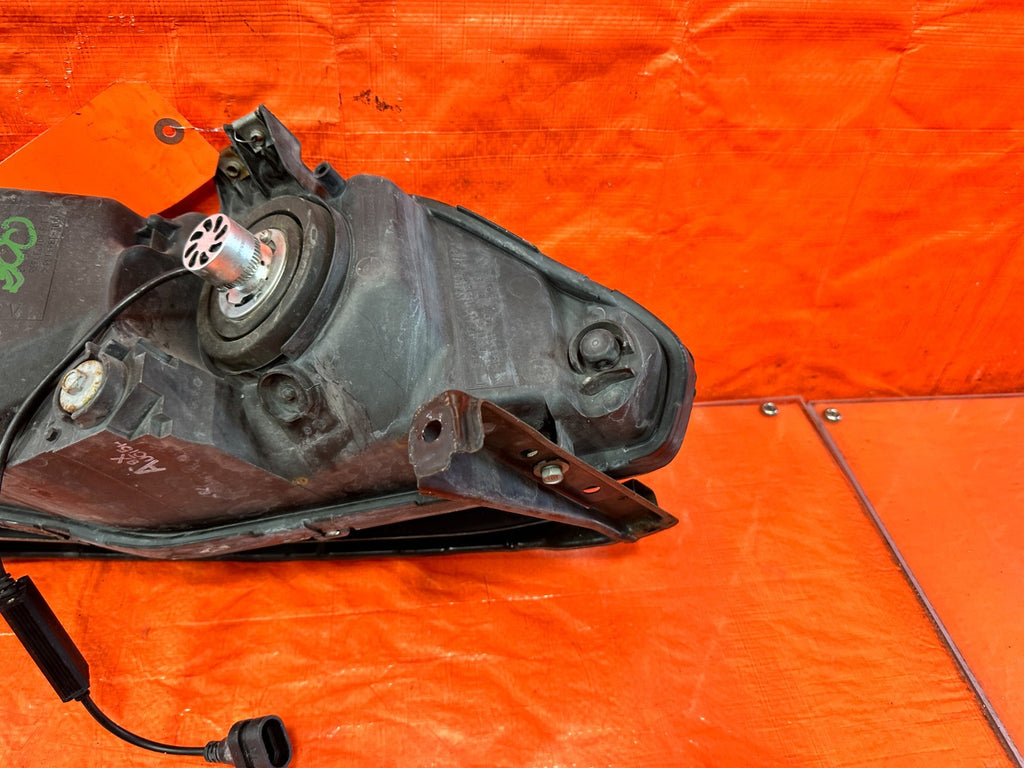 06 08 HONDA CIVIC SEDAN   LEFT HEADLIGHT HEADLAMP W/ BRACKET COMPLETE OEM #3009