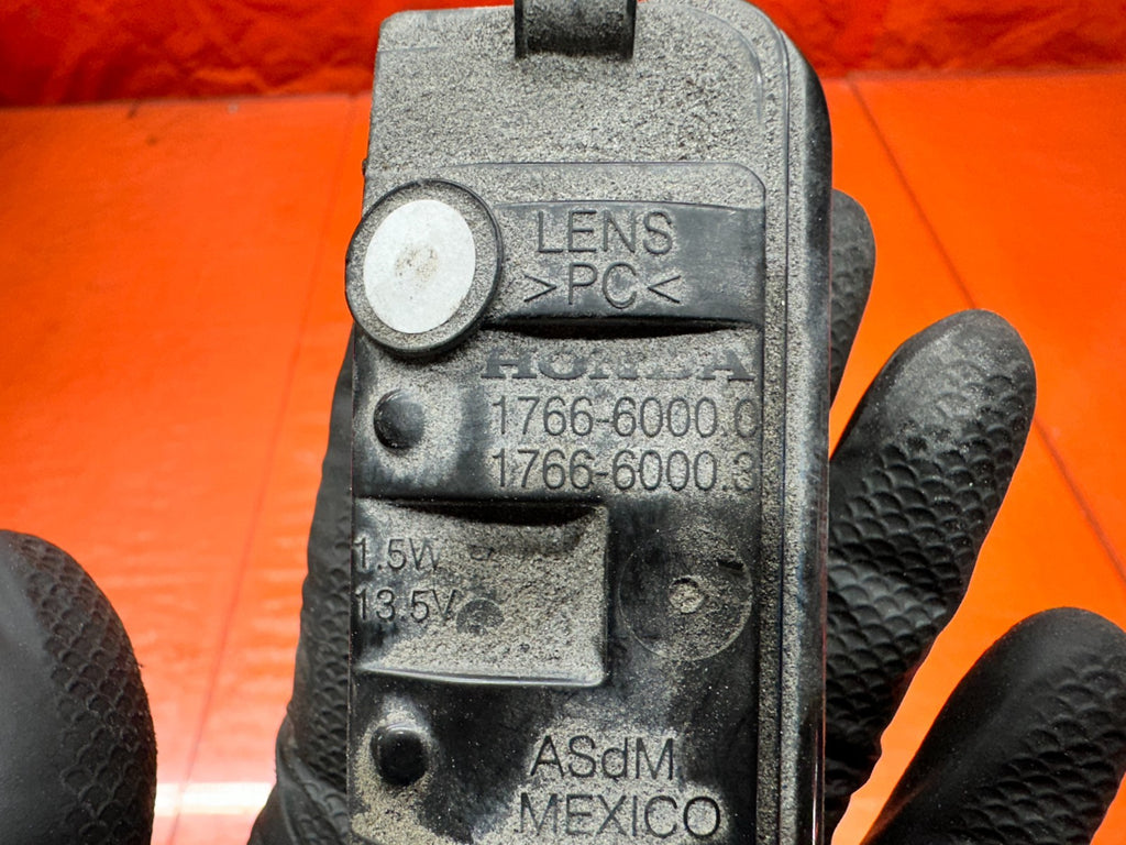 2018 2022 HONDA ACCORD REAR LICENSE PLATE LIGHT LAMP HOUSING ASSY OEM #20ACC6