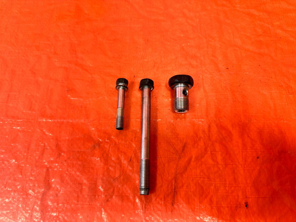 08 15 INFINITI G37 & Q60 COUPE   VQ37VHR POWER STEERING PUMP BOLTS   OEM 3281