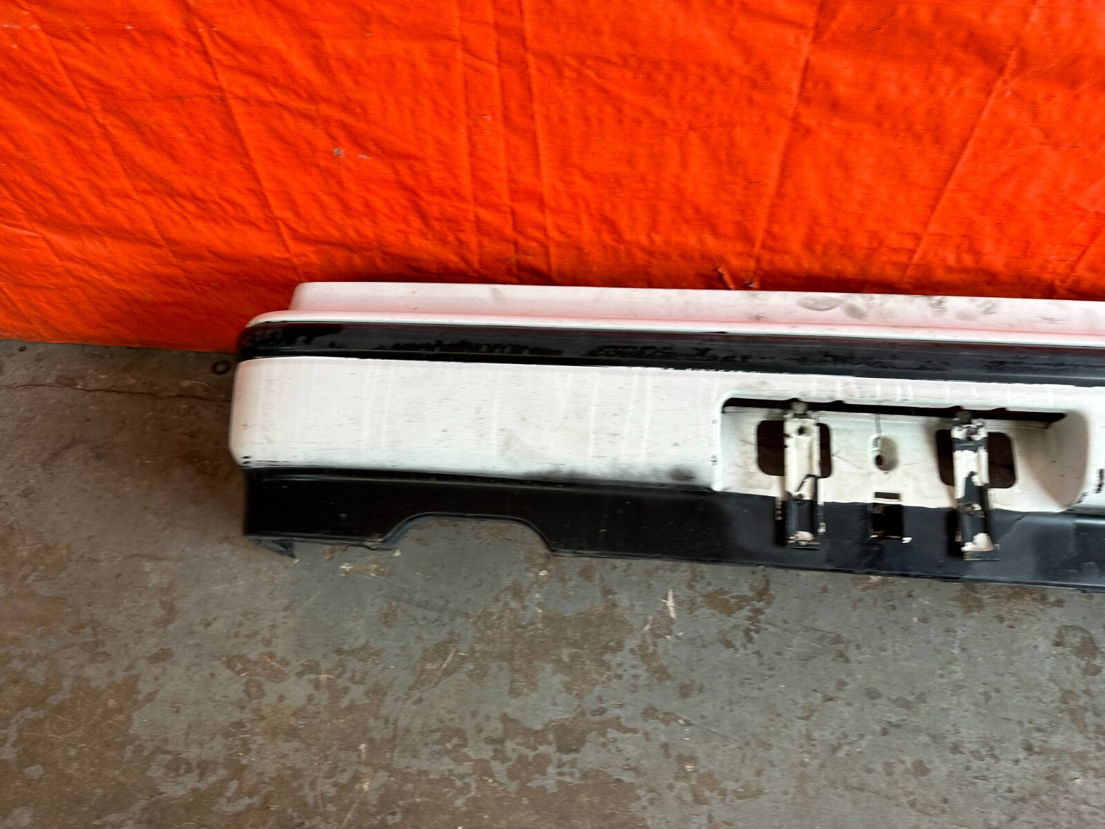 88 89 HONDA CRX   REAR BUMPER COVER   WHITE COLOR   OEM FACTORY #2437