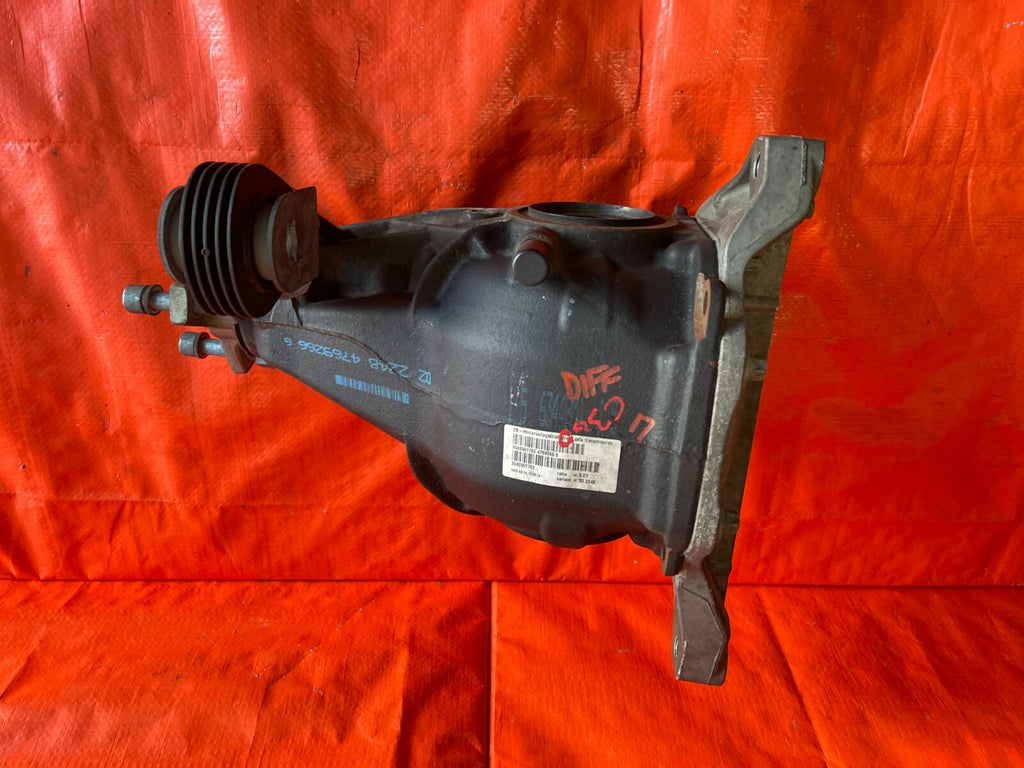 16 17 MERCEDES BENZ C300 W205   4MATIC   REAR DIFFERENTIAL CARRIER PUMPKIN OEM  5