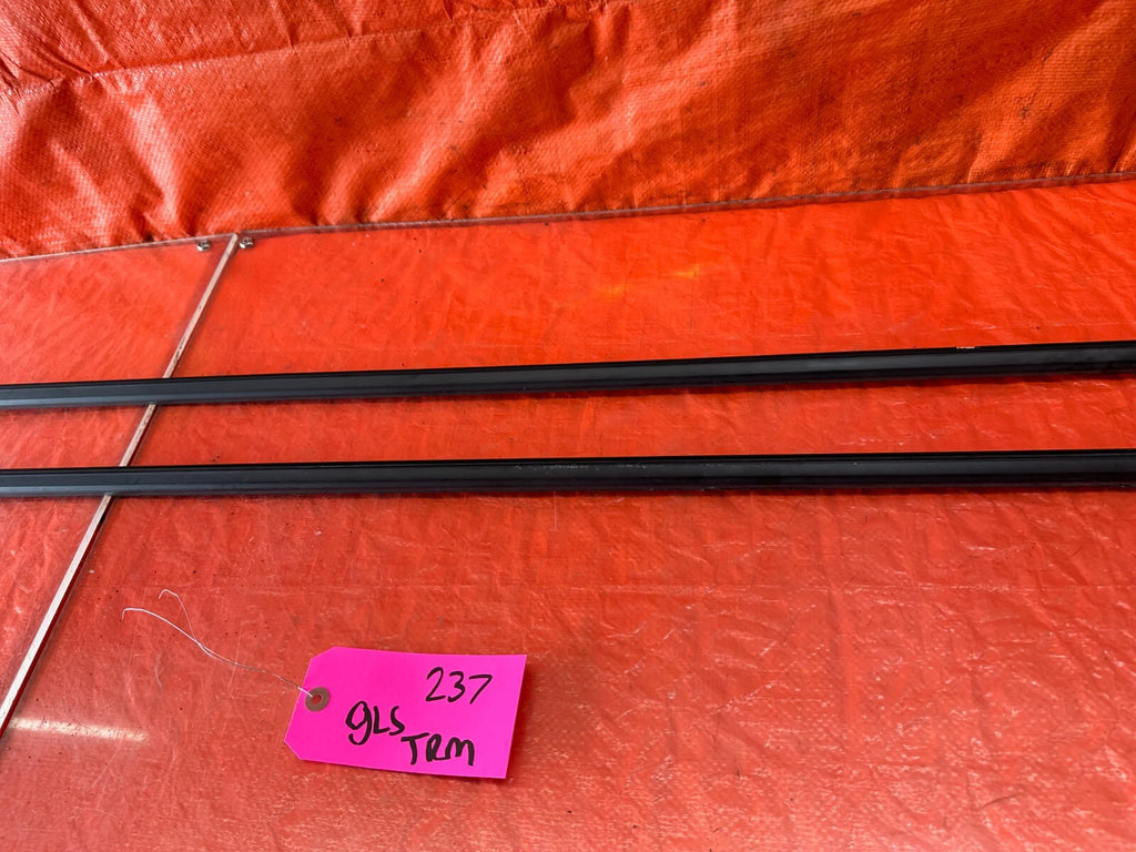 06 11 CIVIC 2D COUPE   EXTERIOR DOOR WINDOW GLASS TRIM SET LEFT RIGHT   OEM 2373