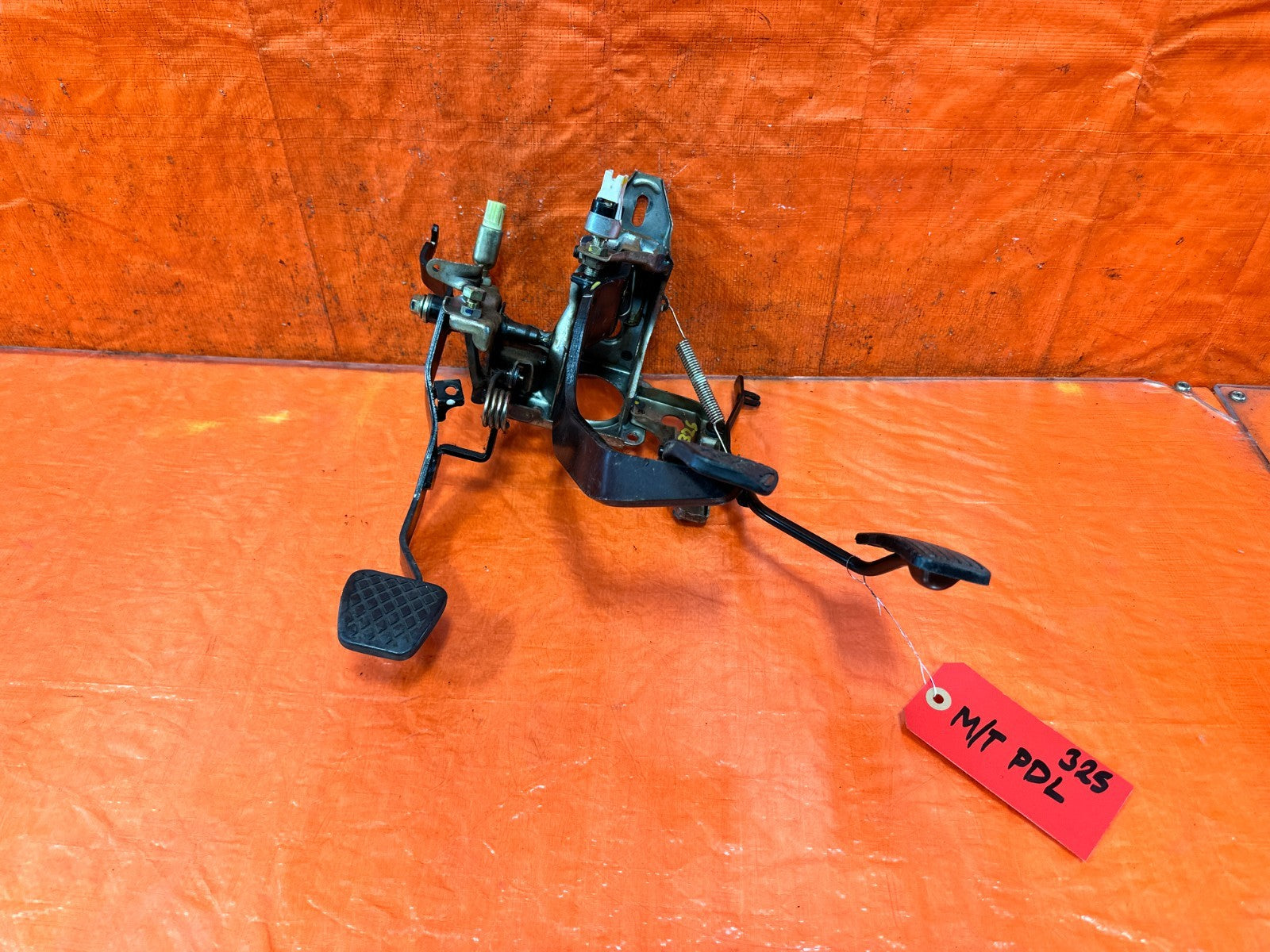 88 91 HONDA CRX   5 SPEED MANUAL PEDALS GAS BRAKE CLUTCH   OEM FACTORY #3250