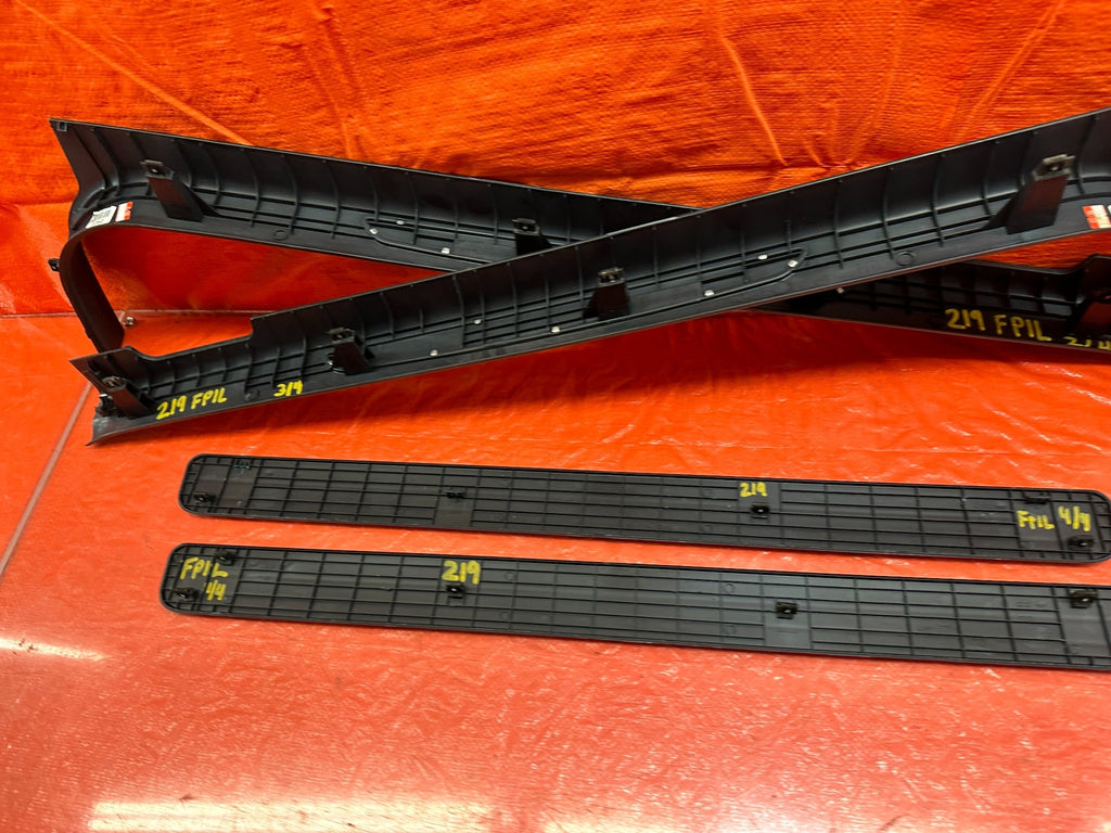 10 16 HYUNDAI GENESIS COUPE   LEFT AND RIGHT FLOOR PILLARS SCUFF PLATES OEM #21915
