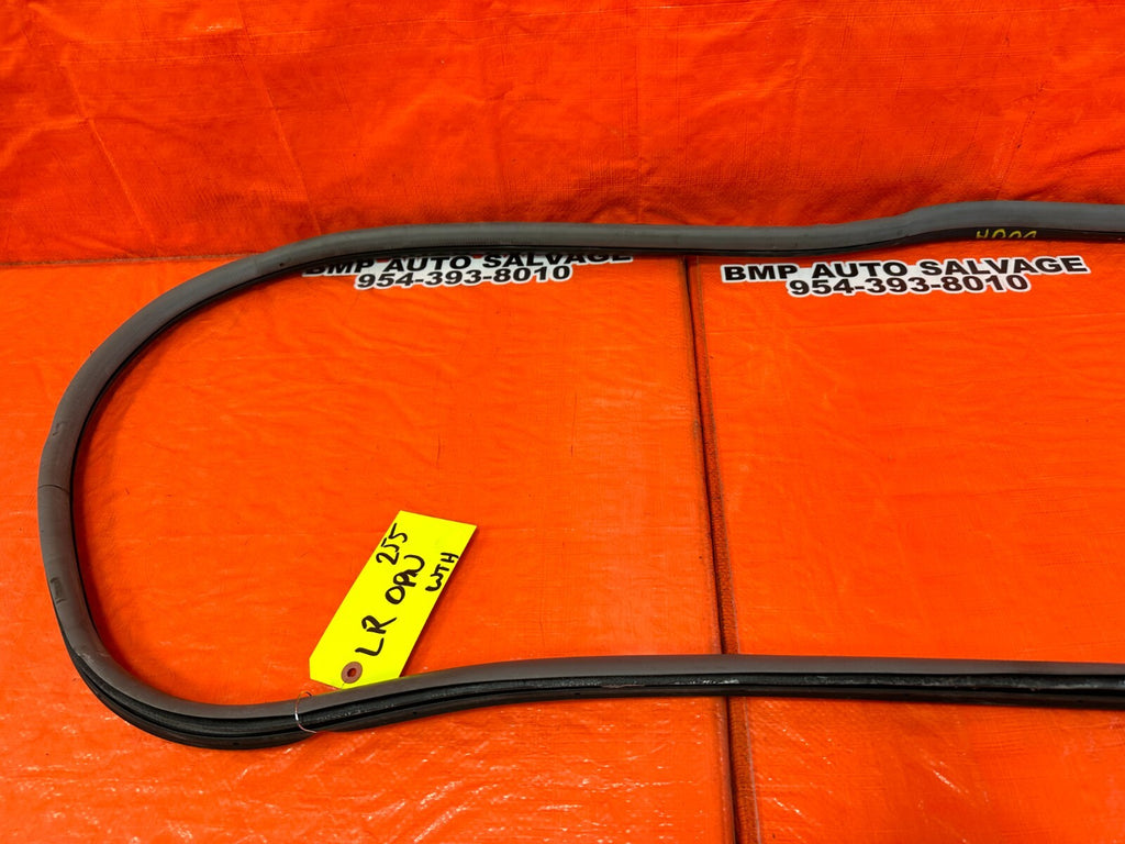 09 14 ACURA TSX   DRIVER LEFT REAR DOOR TO CHASSIS OPEN TRIM SEAL OEM 2554