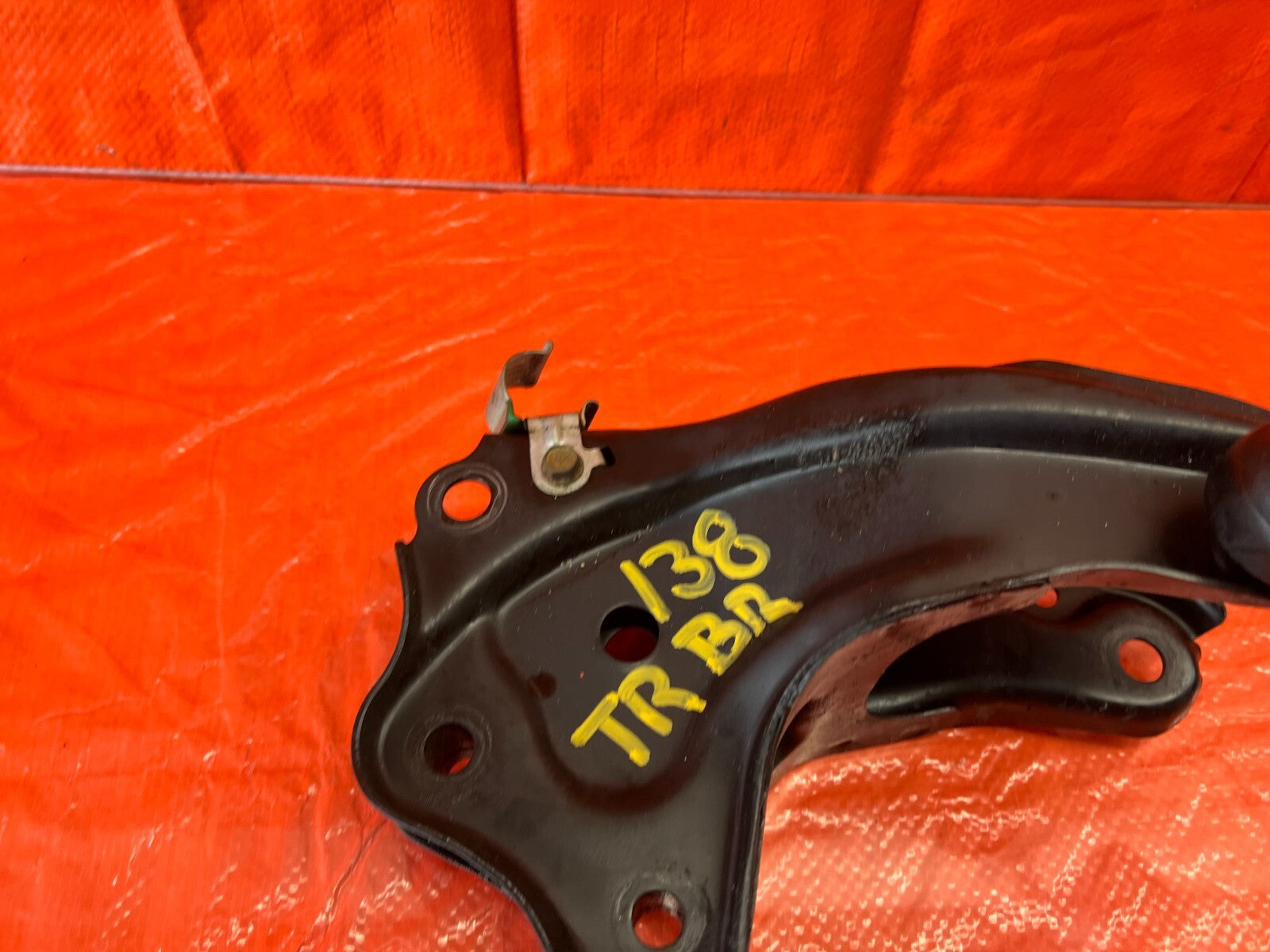 93 96 HONDA PRELUDE S & SI   AUTOMATIC MODEL   TRANSMISSION MOUNTING BRACKET 1386